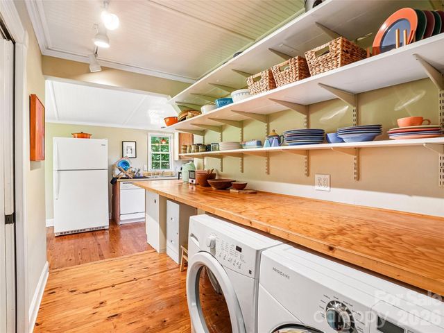 75 Cisco Road, Asheville, NC 28805