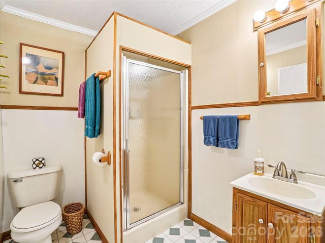 75 Cisco Road, Asheville, NC 28805
