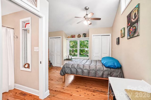 75 Cisco Road, Asheville, NC 28805