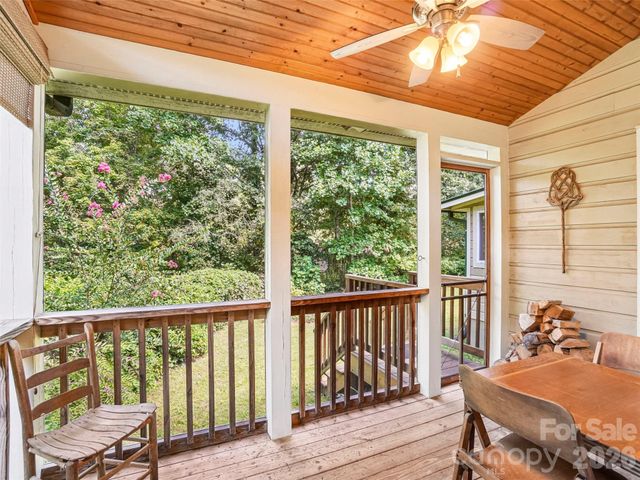 75 Cisco Road, Asheville, NC 28805