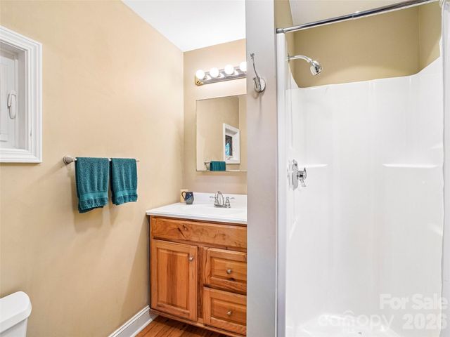 75 Cisco Road, Asheville, NC 28805