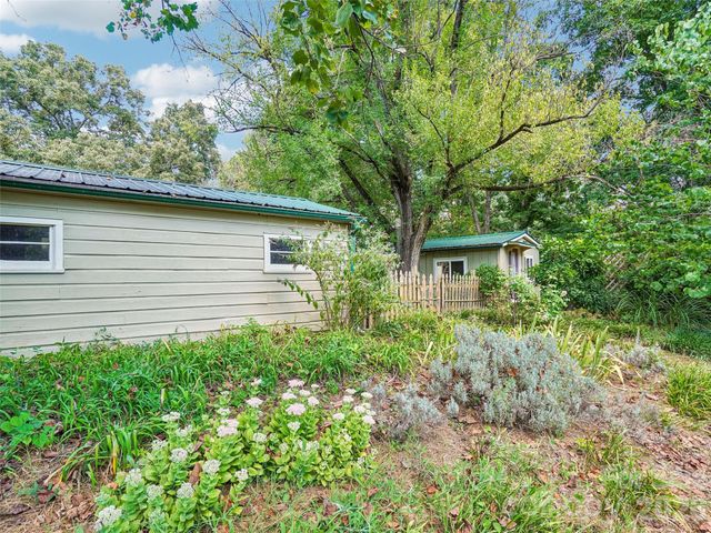 75 Cisco Road, Asheville, NC 28805