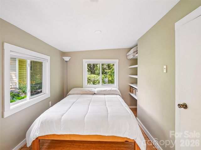 75 Cisco Road, Asheville, NC 28805