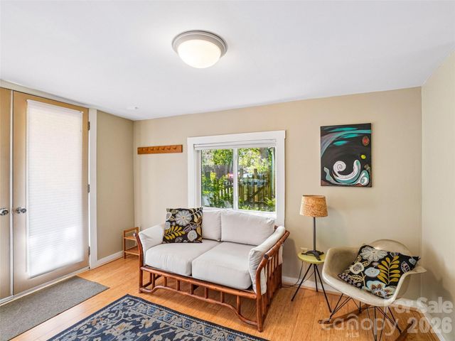 75 Cisco Road, Asheville, NC 28805