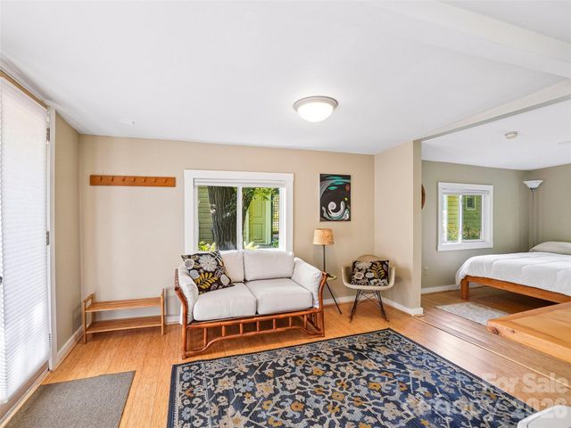 75 Cisco Road, Asheville, NC 28805