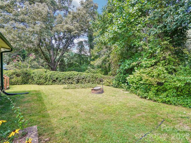75 Cisco Road, Asheville, NC 28805