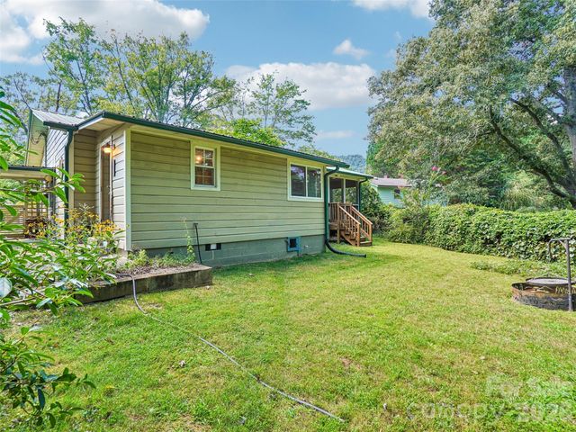 75 Cisco Road, Asheville, NC 28805