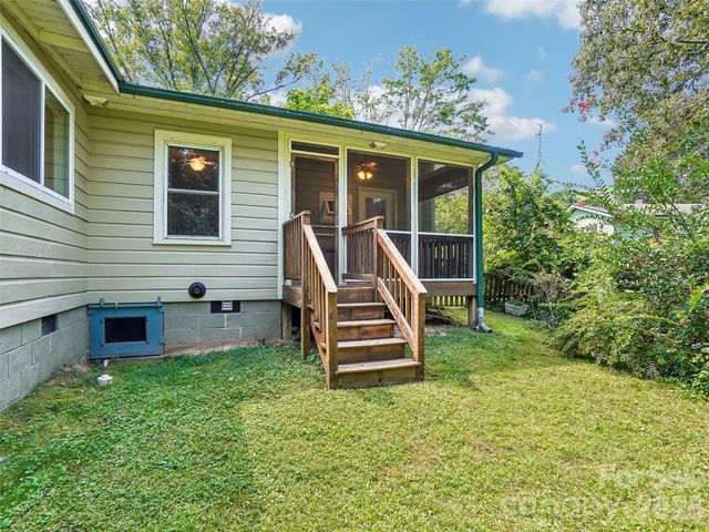 75 Cisco Road, Asheville, NC 28805