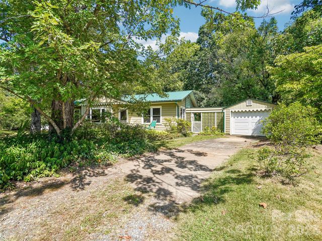 75 Cisco Road, Asheville, NC 28805