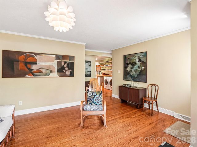 75 Cisco Road, Asheville, NC 28805