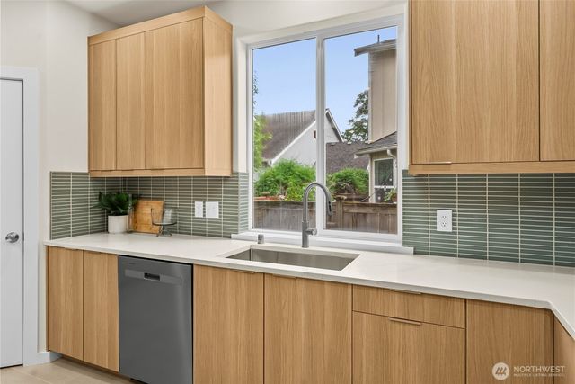 4938 Old Oak Street SE, Olympia, WA 98501