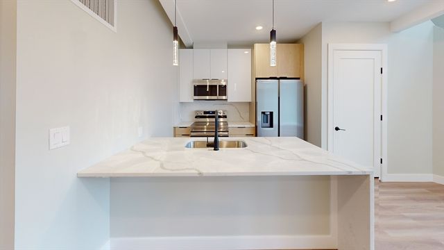 211 Green St. 509, Boston, MA 02130