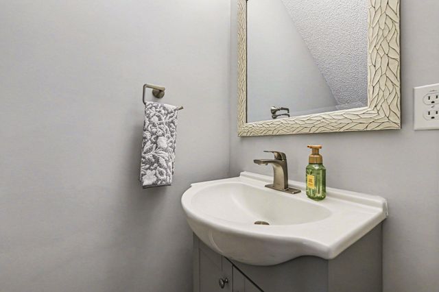 7965 Shadow Oak Drive, North Charleston, SC 29406