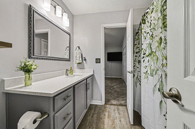 7965 Shadow Oak Drive, North Charleston, SC 29406