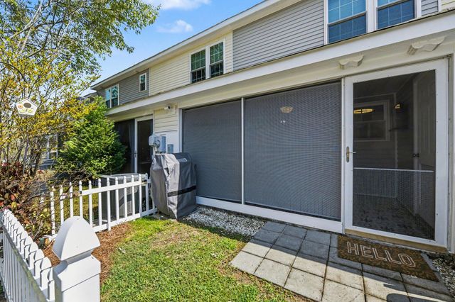 7965 Shadow Oak Drive, North Charleston, SC 29406