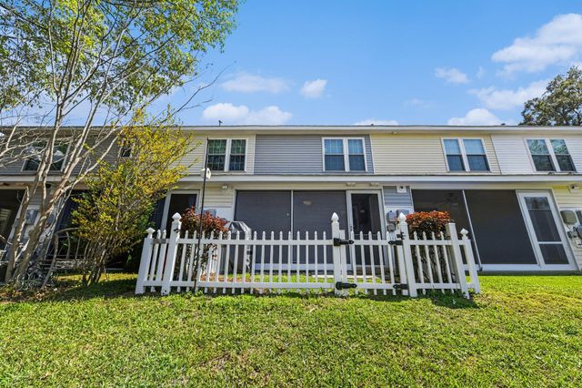 7965 Shadow Oak Drive, North Charleston, SC 29406