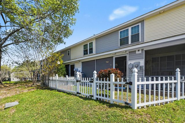 7965 Shadow Oak Drive, North Charleston, SC 29406