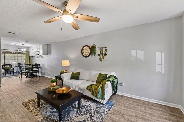 7965 Shadow Oak Drive, North Charleston, SC 29406