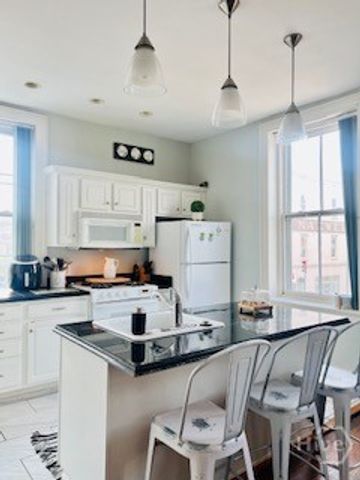 227 W Broughton Street 3, Savannah, GA 31401