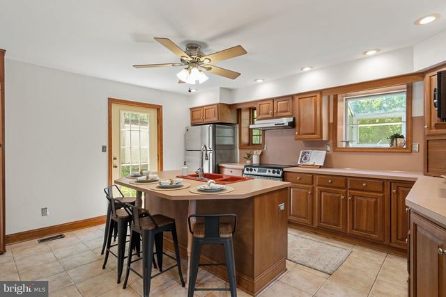 3171 FOULK RD, Garnet Valley, PA 19060