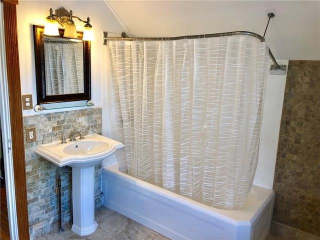 673 Aquidneck Avenue, Middletown, RI 02842