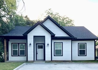 809 S Willow Street, Sherman, TX 75090