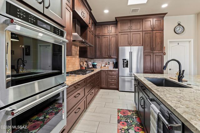 12072 N Portico Place, Oro Valley, AZ 85755