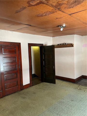 832 Thompson, Donora, PA 15033