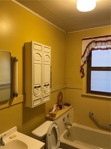 832 Thompson, Donora, PA 15033