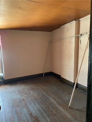 832 Thompson, Donora, PA 15033