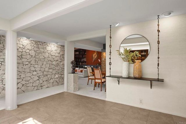 5860 Cactus Way, La Jolla, CA 92037