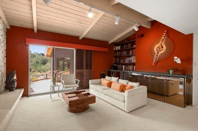 5860 Cactus Way, La Jolla, CA 92037