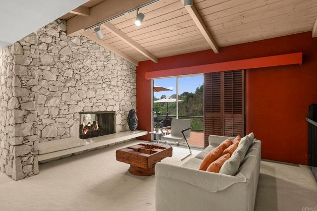 5860 Cactus Way, La Jolla, CA 92037