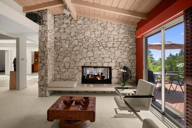 5860 Cactus Way, La Jolla, CA 92037