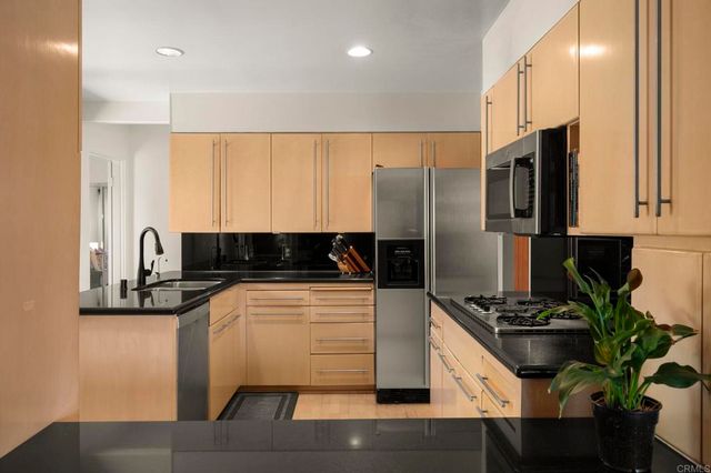 5860 Cactus Way, La Jolla, CA 92037