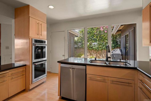 5860 Cactus Way, La Jolla, CA 92037