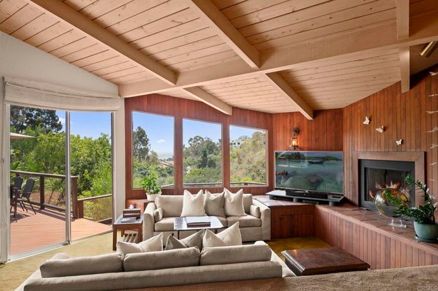 5860 Cactus Way, La Jolla, CA 92037