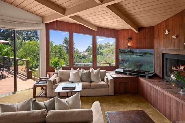 5860 Cactus Way, La Jolla, CA 92037