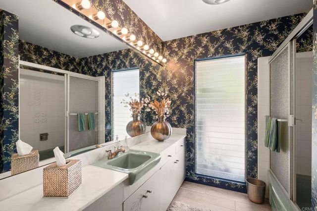 5860 Cactus Way, La Jolla, CA 92037
