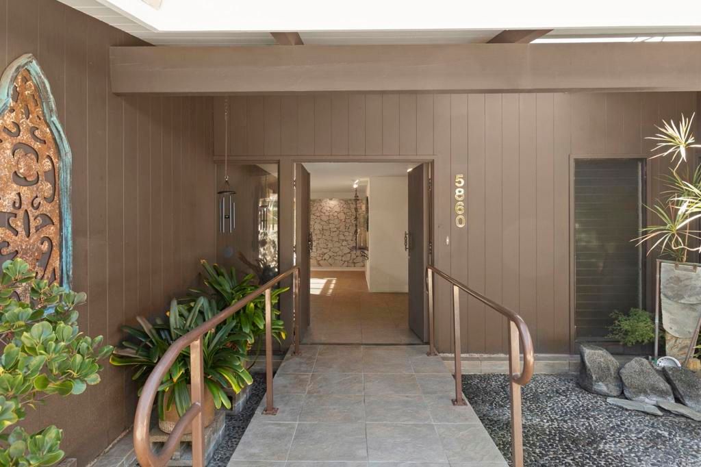 5860 Cactus Way, La Jolla, CA 92037 — photo 2