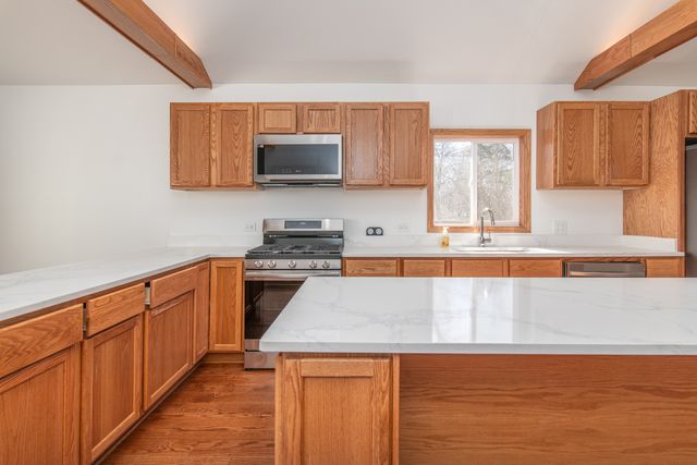 39763 N Rena Avenue, Antioch, IL 60002