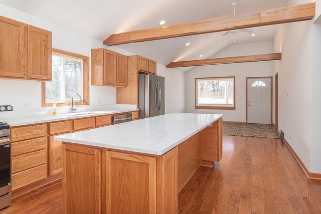 39763 N Rena Avenue, Antioch, IL 60002