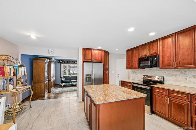 3634 Summer Drive, Wantagh, NY 11793