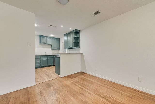 1223 Casa Vale Drive, Dallas, TX 75218