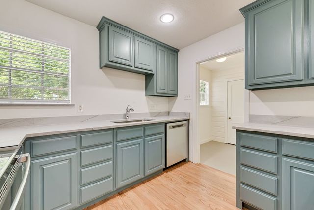 1223 Casa Vale Drive, Dallas, TX 75218