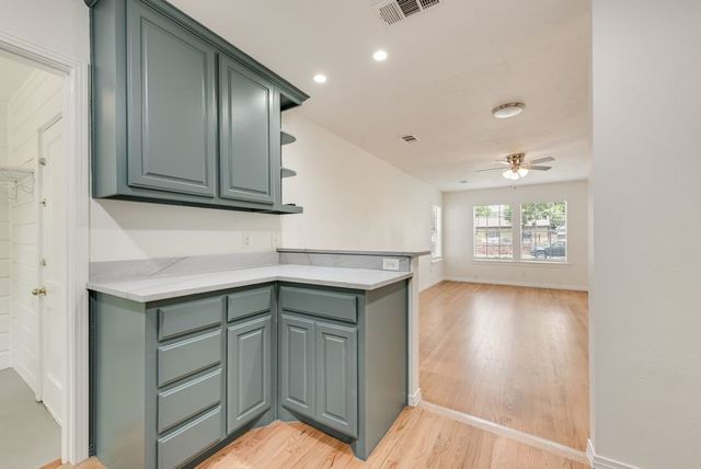 1223 Casa Vale Drive, Dallas, TX 75218