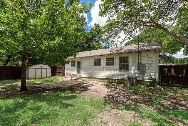 1223 Casa Vale Drive, Dallas, TX 75218