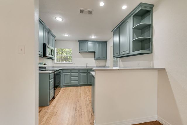1223 Casa Vale Drive, Dallas, TX 75218
