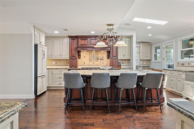 17700 N Rim DR, Leander, TX 78641