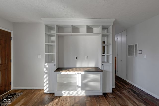 1536 Rolling Ridge Drive, Noblesville, IN 46060